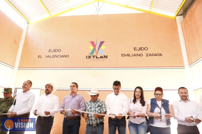 Inaugura Gobernador obras en Ixtlán 