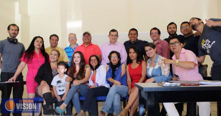 Concluyó el diplomado  de locución en Uruapan