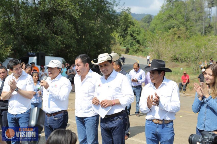 Destina Gobierno del Estado 230 mdp en reconstrucción de caminos de la región Oriente