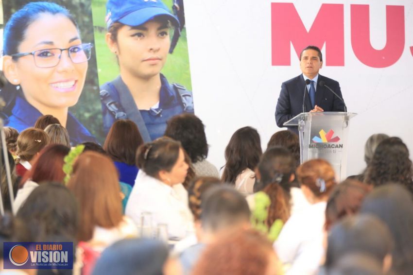 Reconoce Gobernador Silvano Aureoles labor de mujeres policías