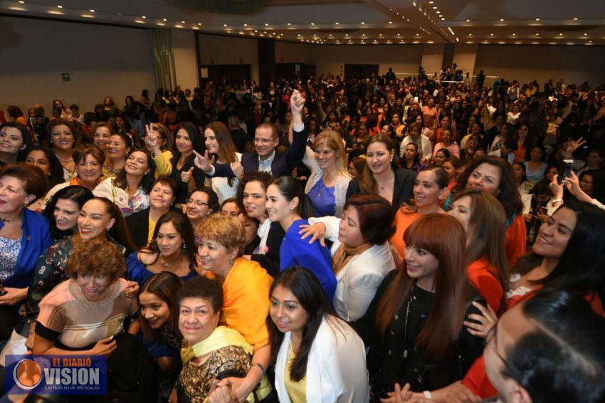 Esthepany Santiago convoca a mujeres del país a seguir luchando por su empoderamiento