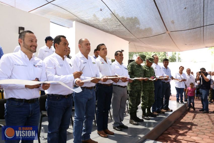 Entrega Gobernador Silvano Aureoles Centro de Salud a Comunidad Modelo de Pinzándaro