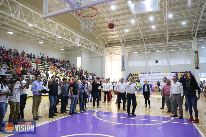 Inaugura Gobernador Selectivo Regional rumbo a Olimpiada Nacional 2018 de baloncesto y voleibol