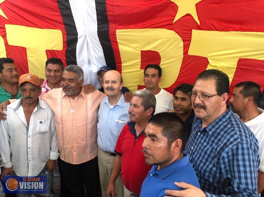 Transportistas michoacanos se suman al proyecto del Partido del Trabajo