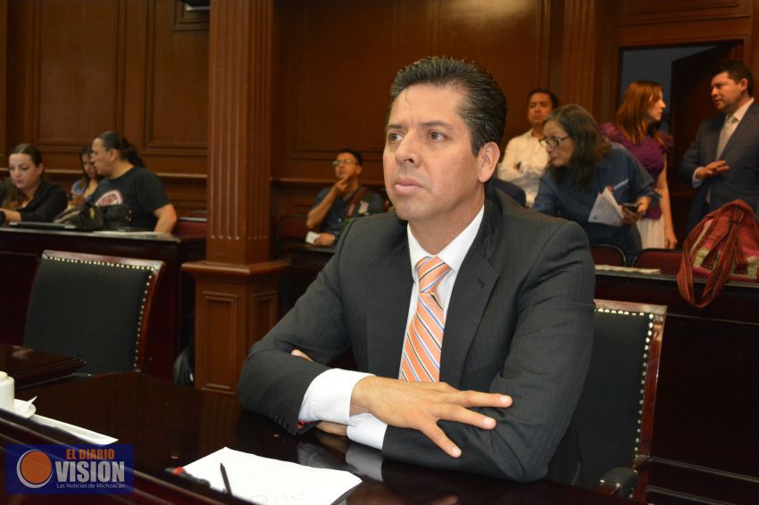 Antonio García consideró que faltó trabajo en Comisiones para sacar tema del juicio político 