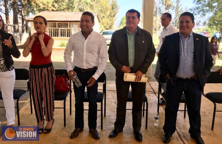 Inauguran obras de alto impacto educativo en Huiramba 