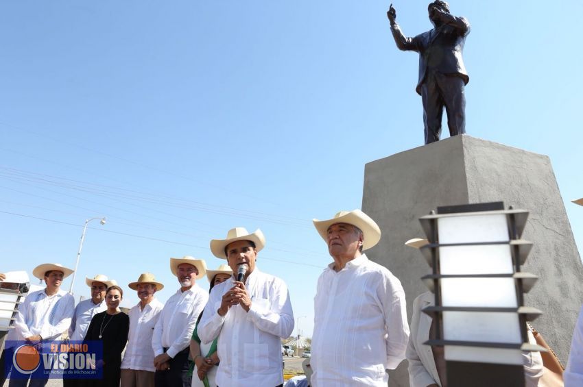 Reconocen a Martín Urieta como “hijo distinguido” de Huetamo 