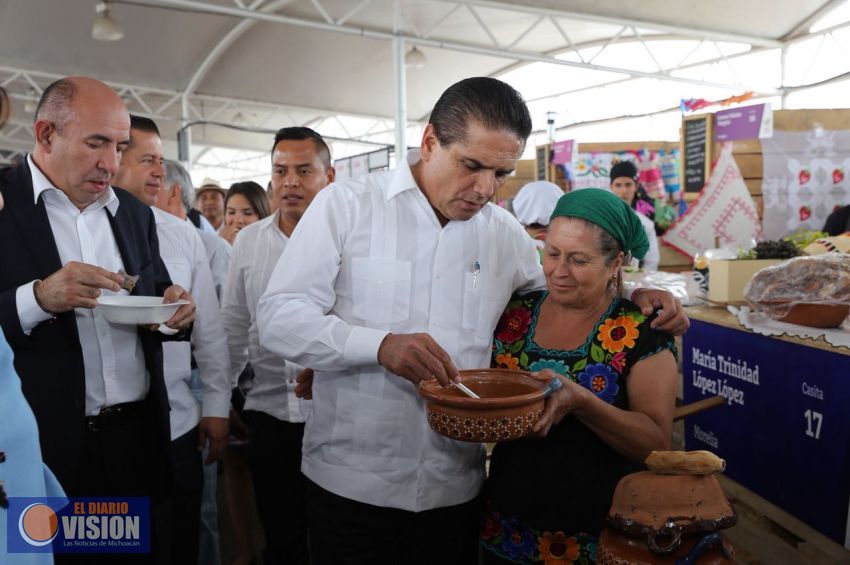 Convive Gobernador con cocineras tradicionaes y disfruta platillos típicos