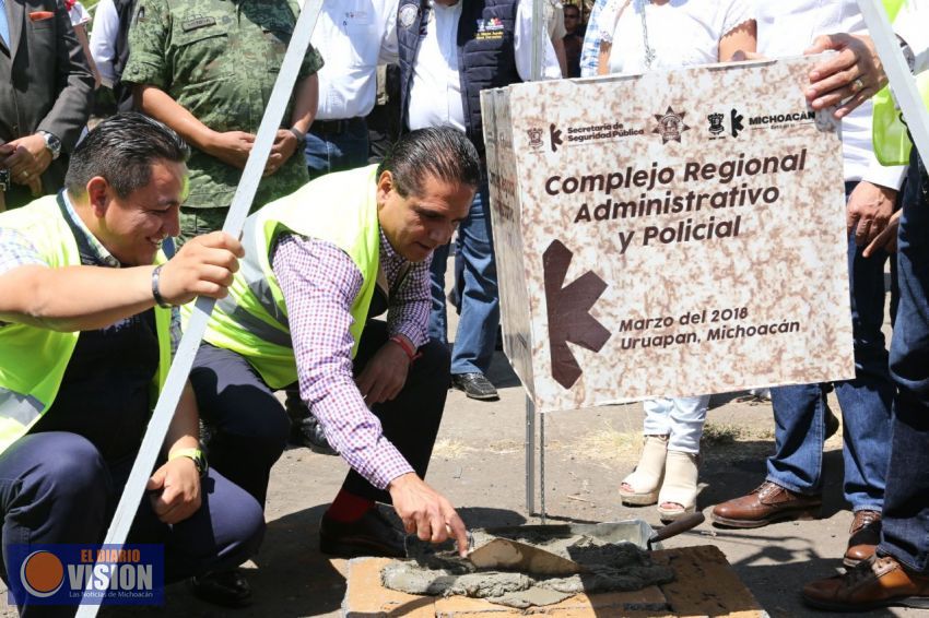 Coloca Gobernador primera piedra del Complejo Administrativo y Policial Regional de Uruapan