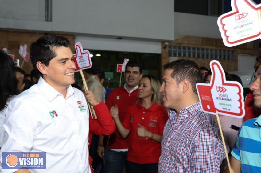 Toño Ixtláhuac y Xóchitl Ruíz realizaron arranque simbólico de candidatura al Senado 