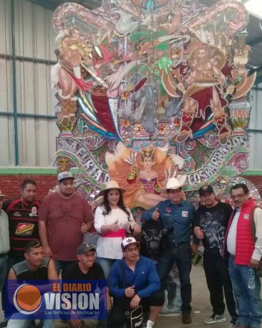 Candidatos priístas escuchan necesidades de artífices de toritos de petate en Tarímbaro