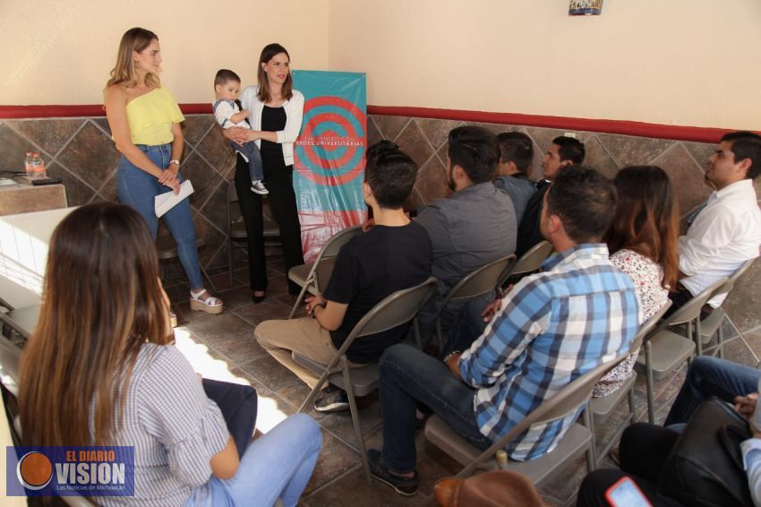 Jóvenes externan carencia en el impulso de proyectos emprendedores a Daniela de los Santos