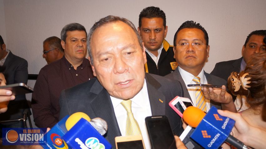 Militantes de Morena abandonan a AMLO por sus decisiones autoritarias, destaca Zambrano