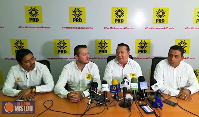 Víctor Báez se va del PRD de la misma manera como introdujo a Julio César Godoy Toscano