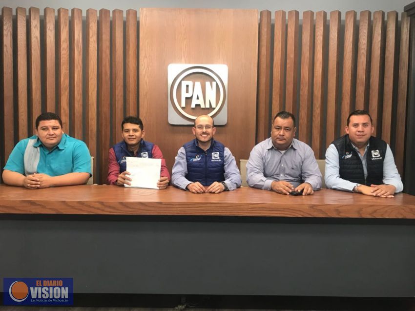 Lanzan al líder social Cemeí Verdía como candidato a diputado local por Coalcomán 