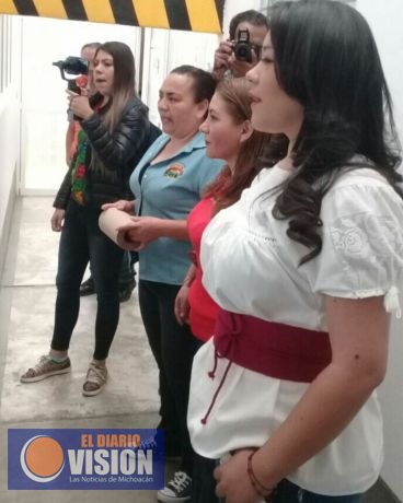 Se reúne Xochitl Ruíz con mujeres trabajadoras en Coeneo 