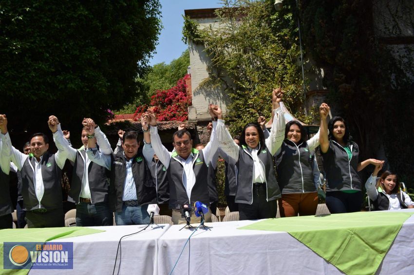  Constantino Ortiz presenta a la planilla verde por Morelia