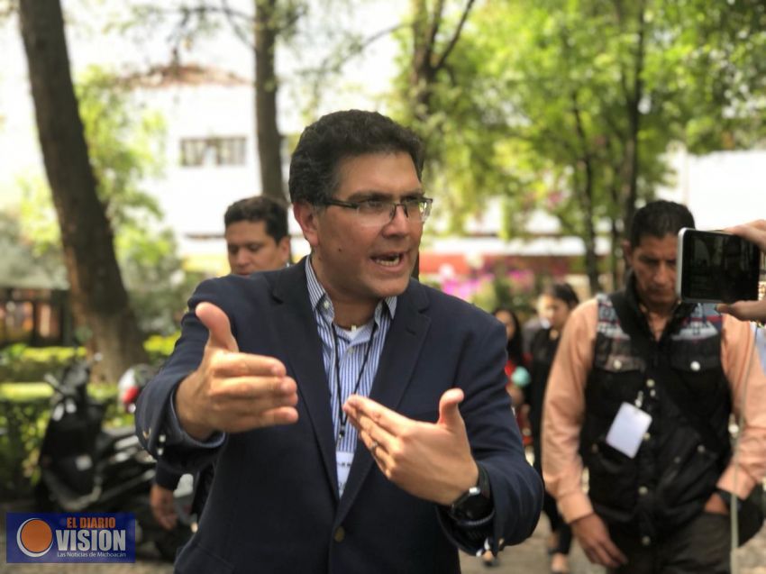 Trabas, desorden e ineficiencias en la revisión de firmas de Ríos Piter, por parte del INE