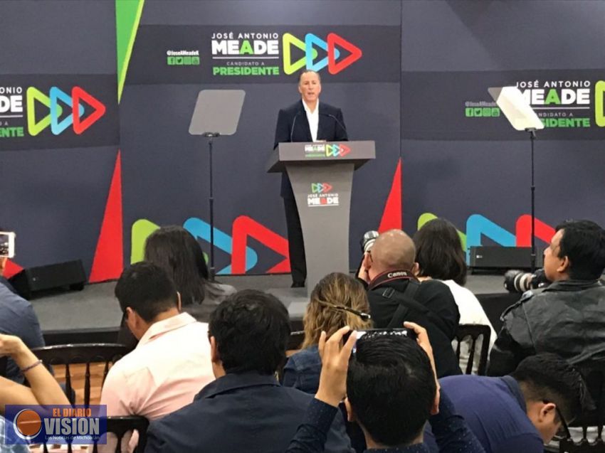 Meade invita a Ríos Piter a unirse a su campaña