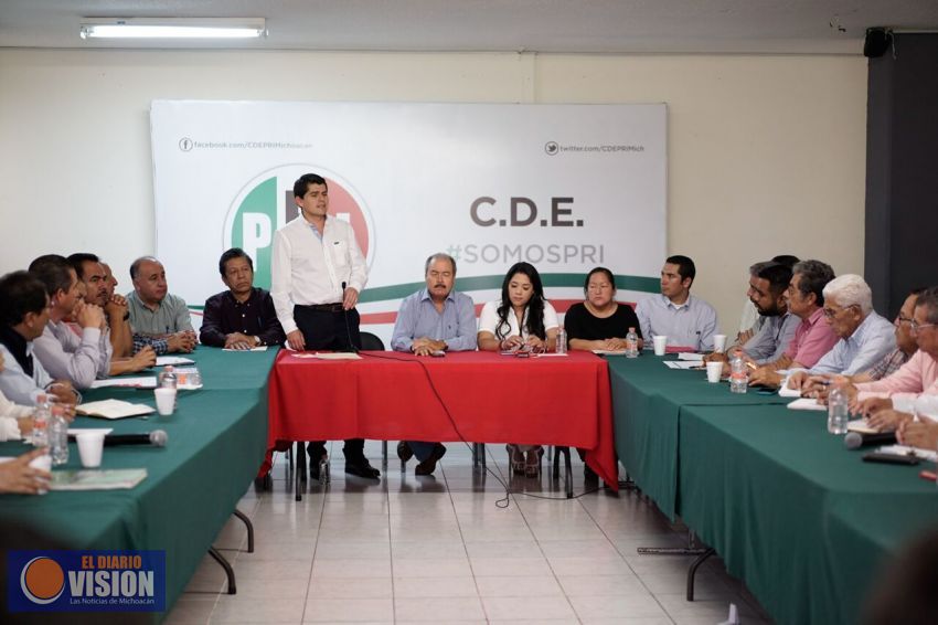 Toño Ixtláhuac tuvo reunión con representantes distritales, organizaciones y delegados del PRI