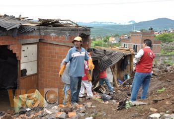 Apoya el Ayuntamiento a familiar afectadas por derrumbe de muro