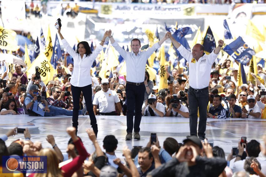 Más de 25 mil personas dan la bienvenida a Ricardo Anaya en el Velódromo Olímpico