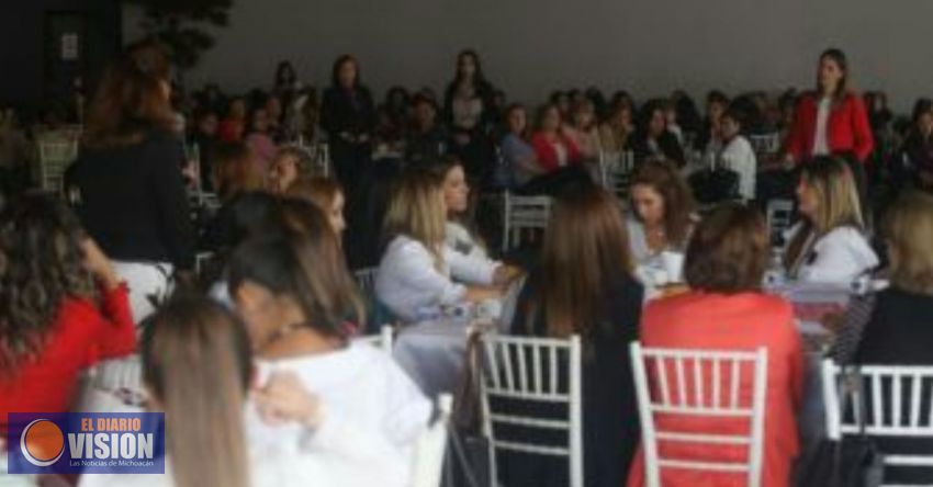 Atacar a la inseguridad sólo desde el núcleo familiar, coinciden mujeres con Daniela de los Santos