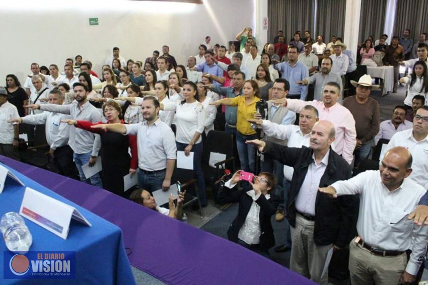 PES entrega constancias a los candidatos a Ayuntamientos y Diputaciones Locales