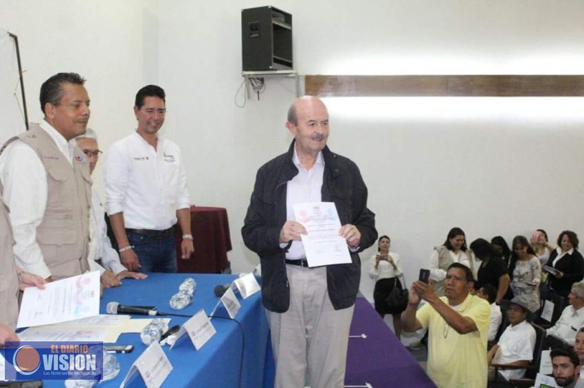 FVF rinde protesta como candidato a la Alcaldía de Morelia por el PES