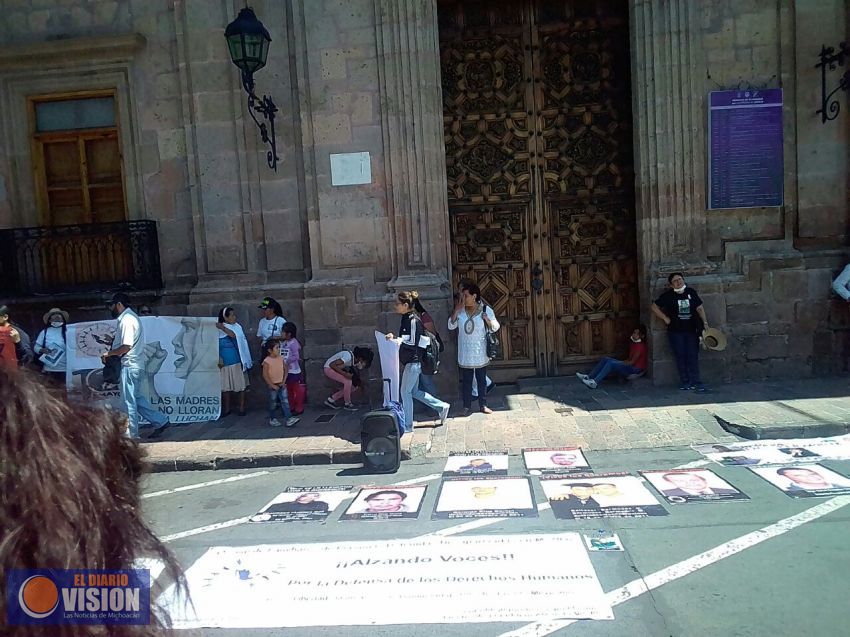 Realizan marcha por la dignidad familiares de personas desaparecidas