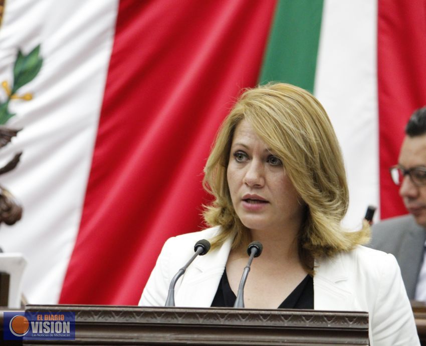 Vanesa Mejía llama a garantizar igualdad a madres michoacanas