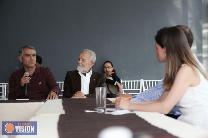 Inseguridad y “tramitología” impiden generación de empleos, coinciden microempresarios con Daniela 