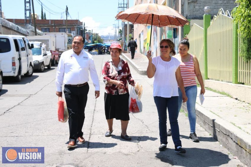 Estímulos económicos y protección social, ofrece Gerónimo Color a jefas de familia