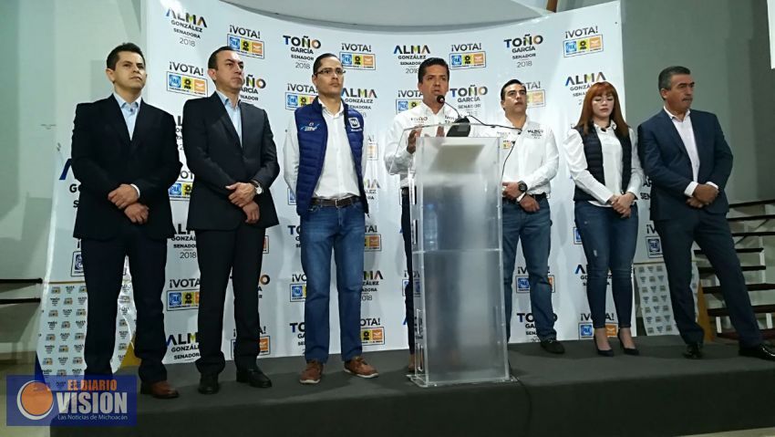 Apuesta Toño García por la transformación de la educación