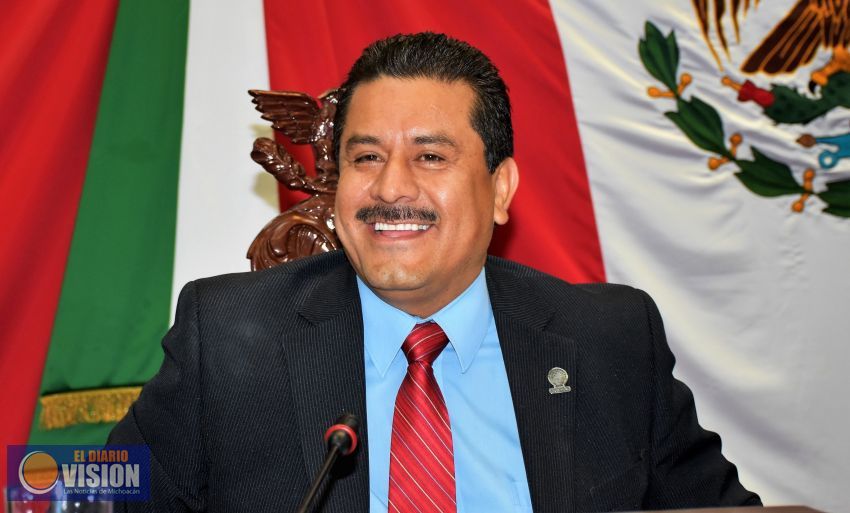 Necesario mejorar el sistema educativo: Roberto Carlos López