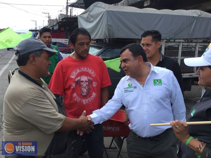 Comprometió Constantino Ortiz mejorar servicios y economía del Mercado de Abastos