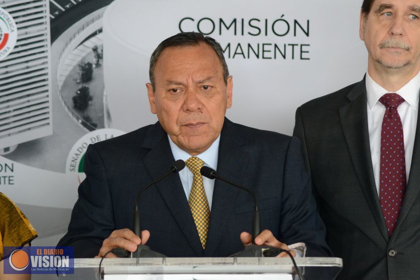 Decisión valiente de Zavala dimitir, afirma Zambrano y llama a sus seguidores a respaldar a Anaya