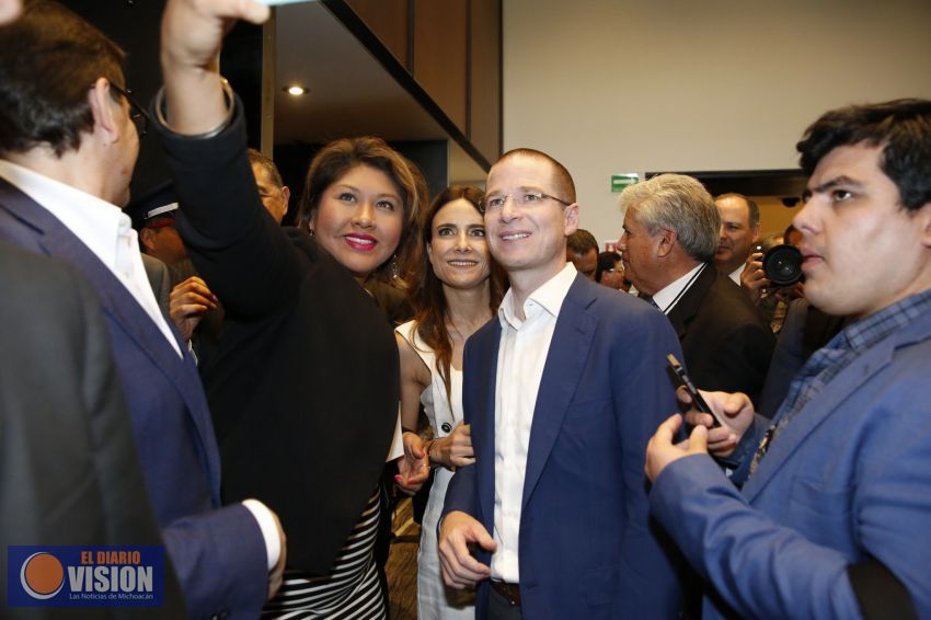 Publican primera encuesta que coloca a Anaya sobre AMLO