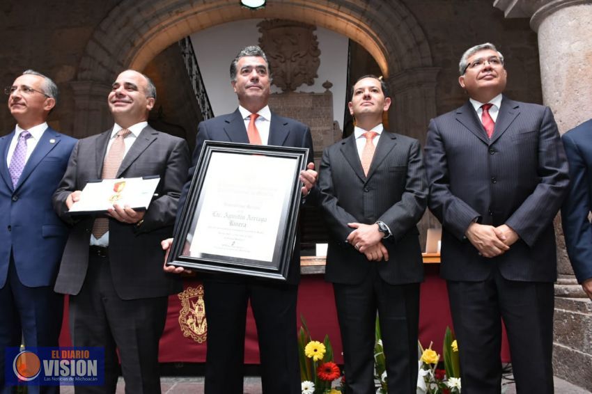 Entregan Presea Generalísimo Morelos