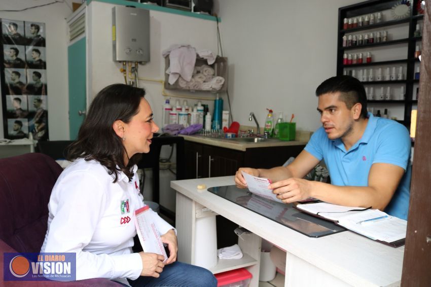 Trabajando por el desarrollo y emprendimiento de los jóvenes: Kathia Ortiz