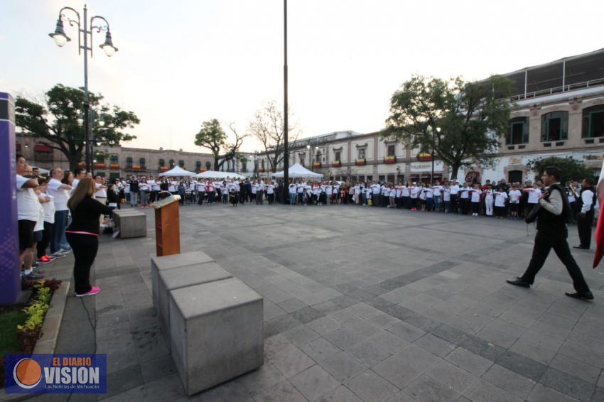 Corren morelianos por la democracia