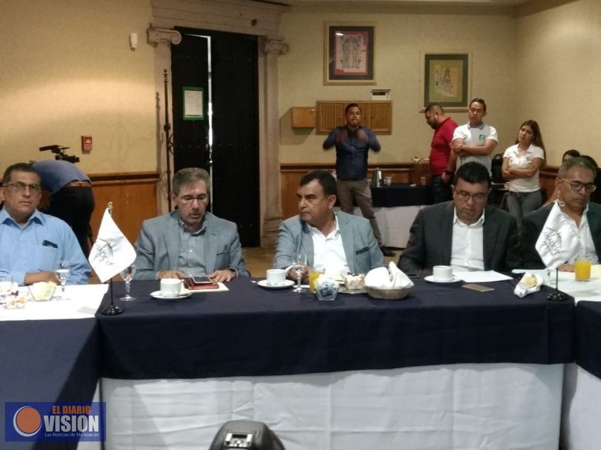 Constantino Ortiz ofrece a la CANADEVI un plan de desarrollo urbano y conurbado en Morelia