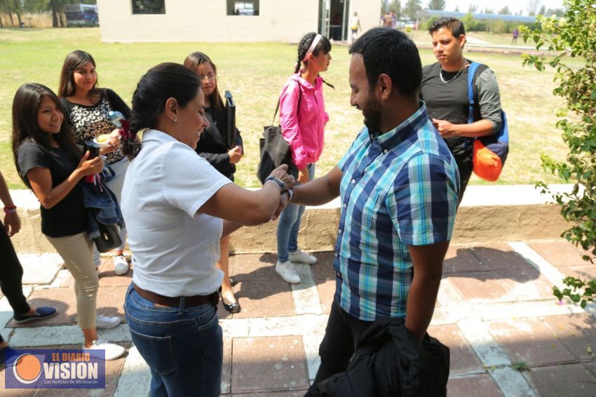 Impulso a mujeres y jóvenes emprendedores: Cocoa Calderón 
