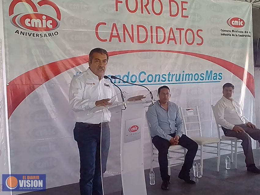 Ante constructores, Raúl Morón se compromete a combatir la corrupción