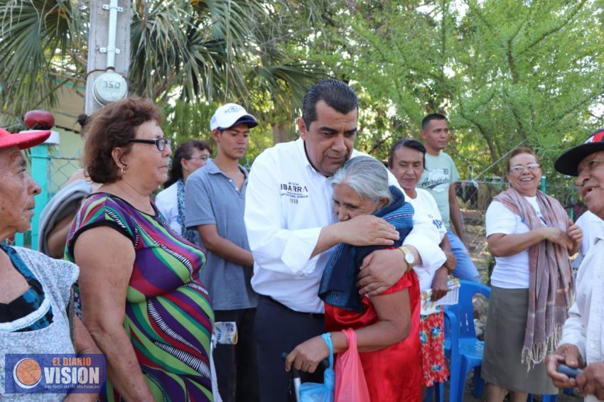 Elías Ibarra recibe apoyo de colonias y comunidades de Huetamo
