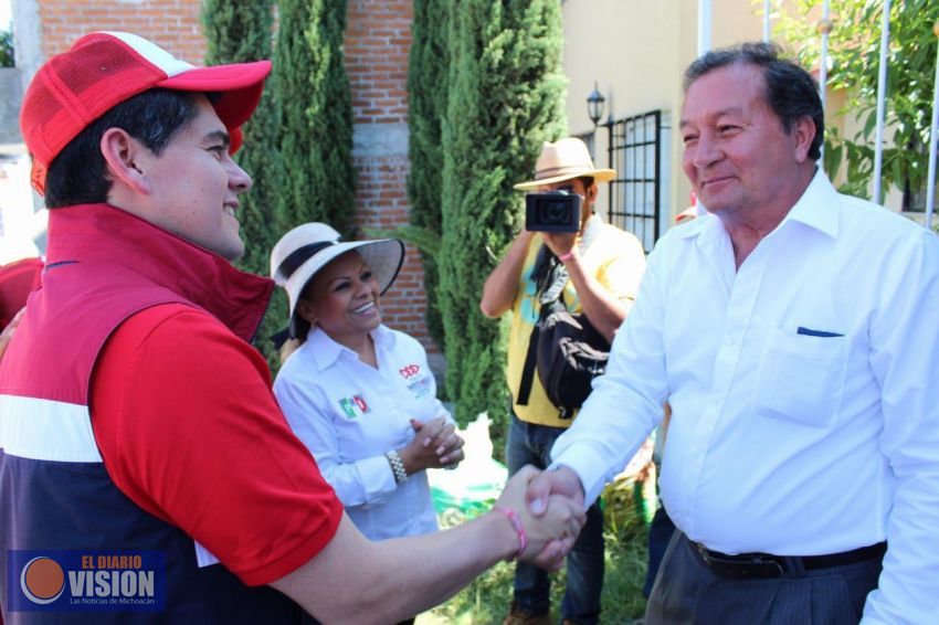 Antonio Ixtláhuac de gira por Tarímbaro, acompaña a Martín Acosta