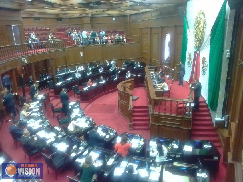 Congreso aprueba entregar la presea 