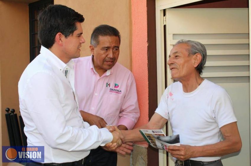 Toño Ixtláhuac, Candidato a Senador, visitó domicilios de la colonia Industrial de Morelia