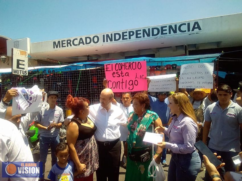 Ante comerciantes del Mercado Independencia, Compromete Fausto Vallejo Figueroa