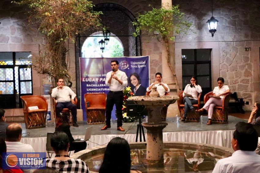 Arturo Sandoval asiste al Conversatorio con los Candidatos a la Diputación Federal Distrito X